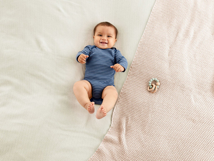 زیر دکمه نوزادی